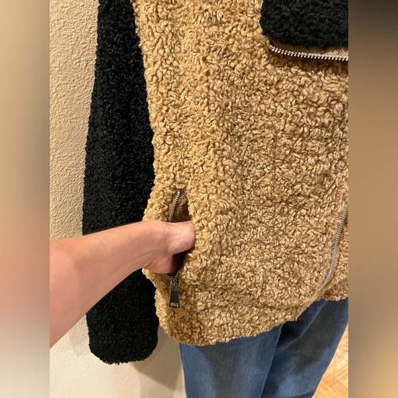 Nine West Sherpa bomber jacket in tan & black w/ asymmetrical zipper. XL - Picture 7 of 13